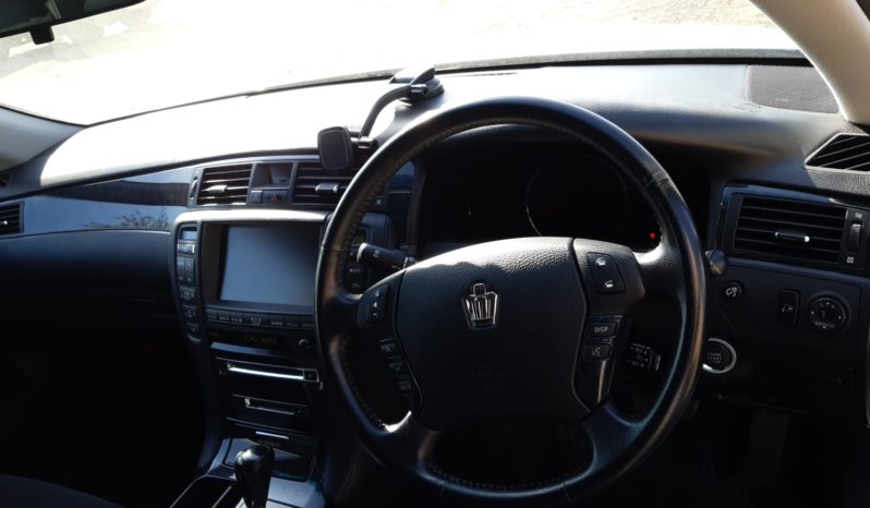 Toyota Crown Athlete full