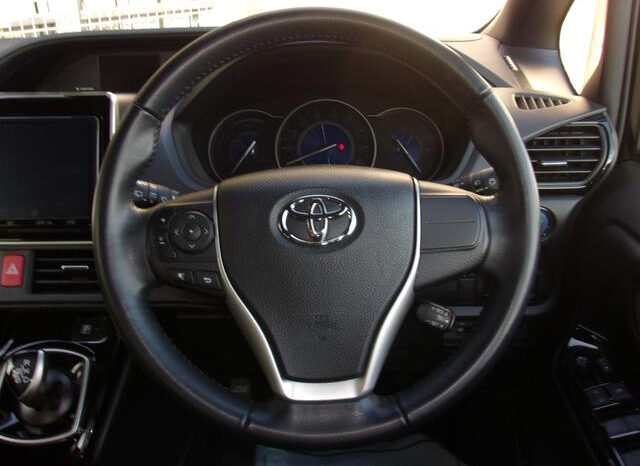 Toyota Noah full