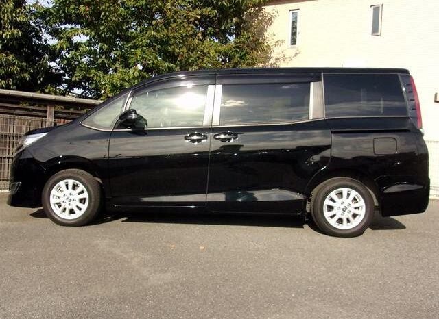 Toyota Noah full