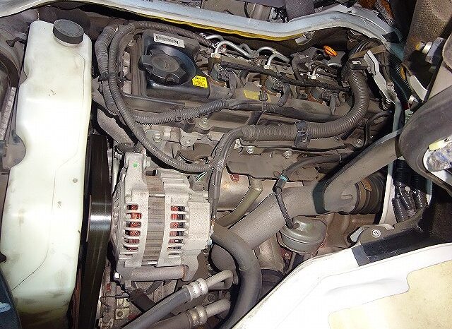 Nissan Caravan Van full