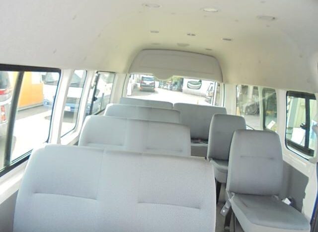Toyota Hiace full