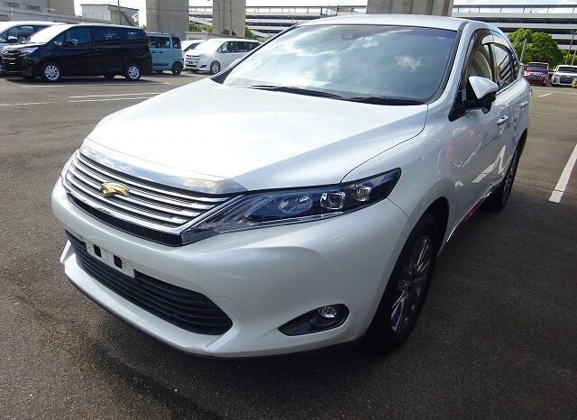 Toyota Harrier (Reserved) full