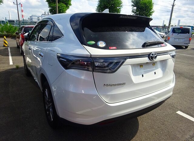 Toyota Harrier (Reserved) full