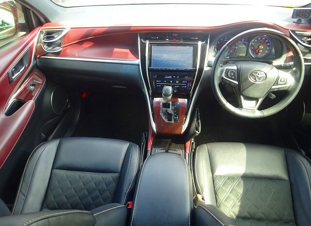 Toyota Harrier (Reserved) full