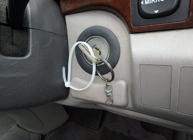 Toyota Hiace Regius full