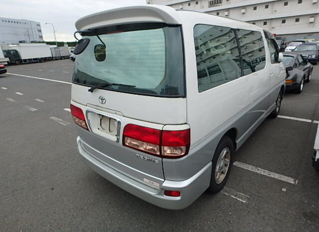 Toyota Hiace Regius full