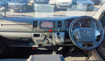 Toyota Hiace Van full