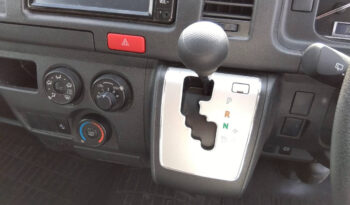Toyota Hiace Van full