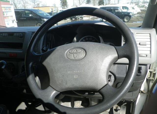 Toyota Hiace Van (Reserved) full