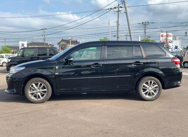 Toyota Corolla Fielder full