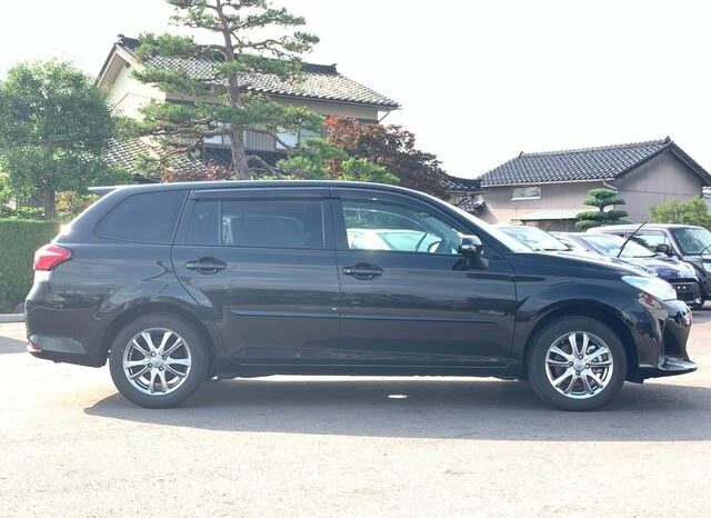 Toyota Corolla Fielder full