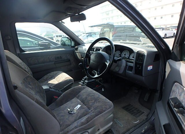Nissan Datsun Pickup full