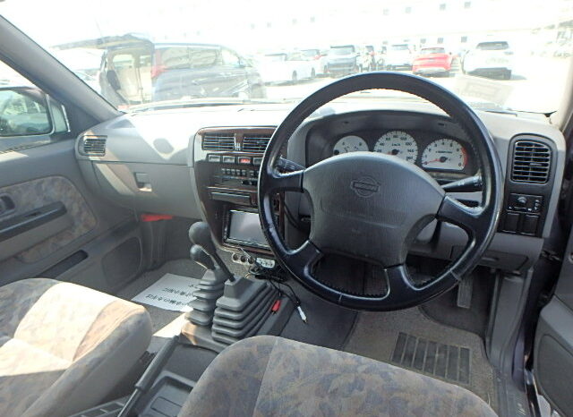 Nissan Datsun Pickup full