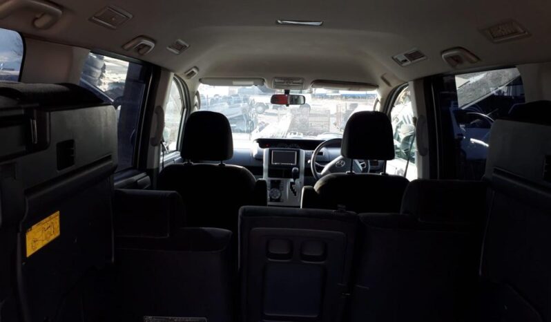 Toyota Noah full