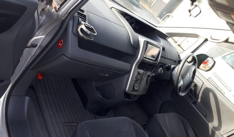 Toyota Noah full