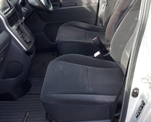 Toyota Noah full