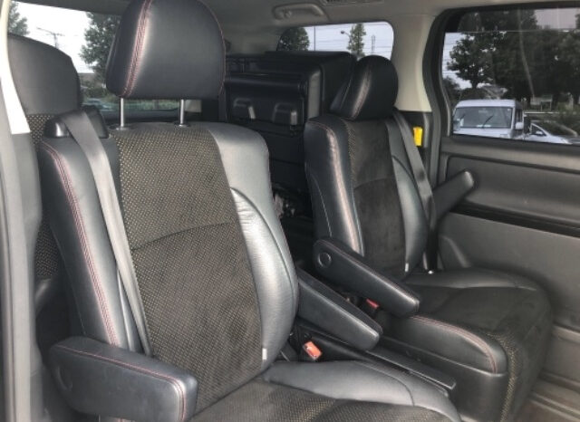 Toyota Vellfire full