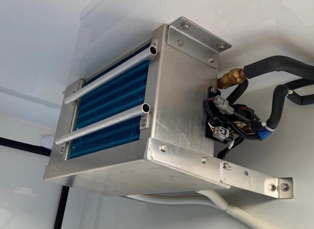 Daihatsu Hijet Freezer Truck full