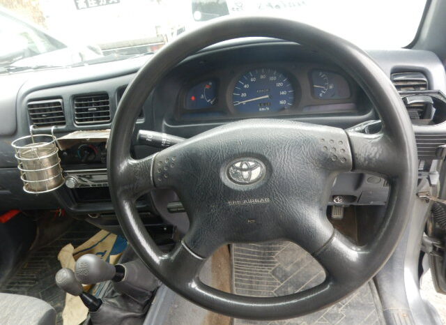 Toyota Hilux full
