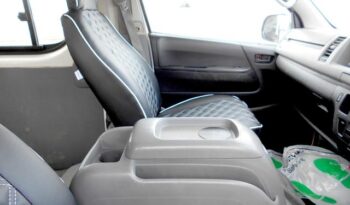 Toyota Hiace full