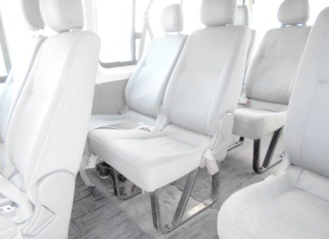 Toyota Hiace full
