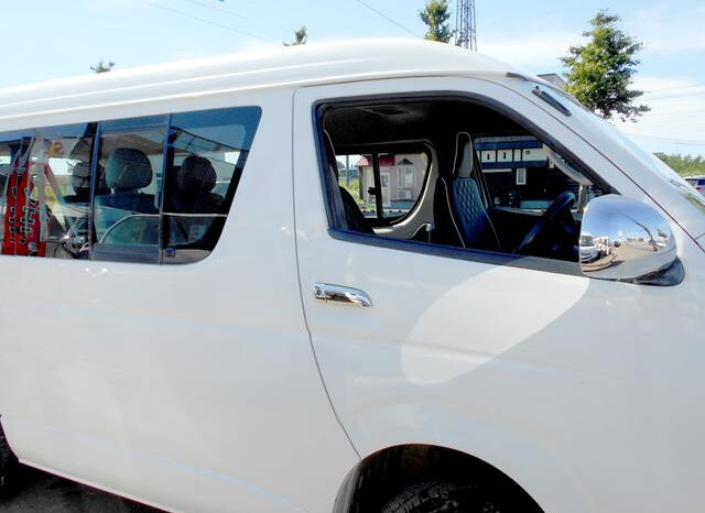 Toyota Hiace full