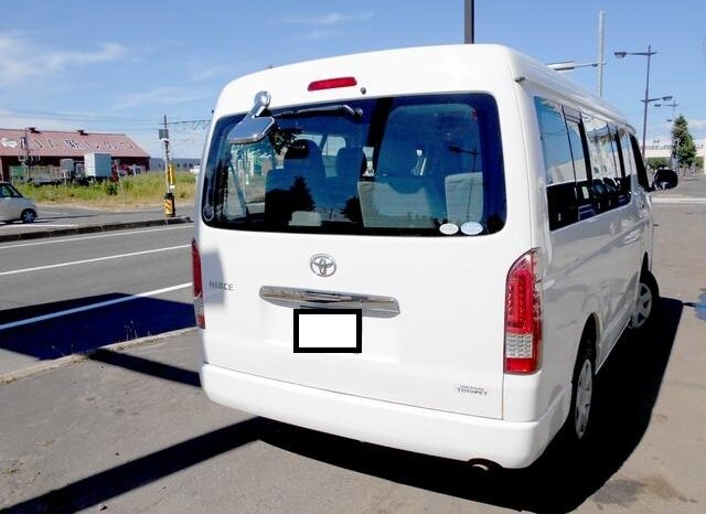 Toyota Hiace full
