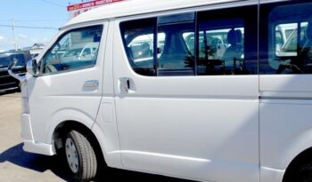 Toyota Hiace full