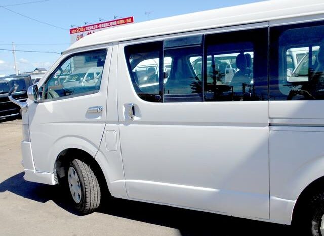 Toyota Hiace full