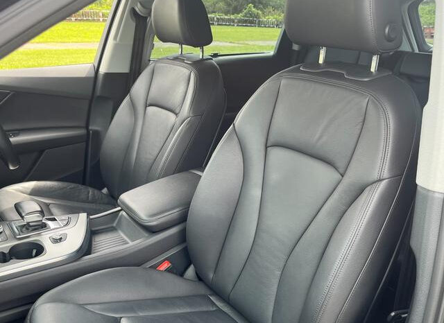 Audi Q7 full