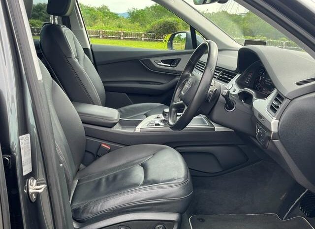 Audi Q7 full