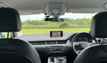 Audi Q7 full
