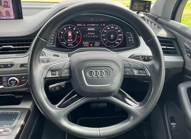 Audi Q7 full
