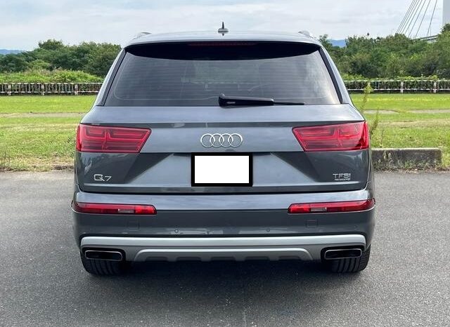 Audi Q7 full