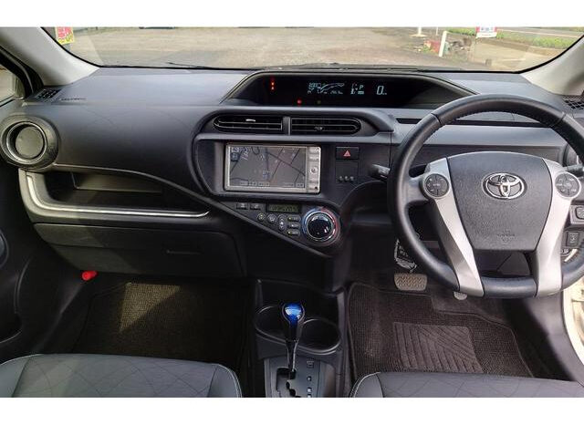 Toyota Aqua full