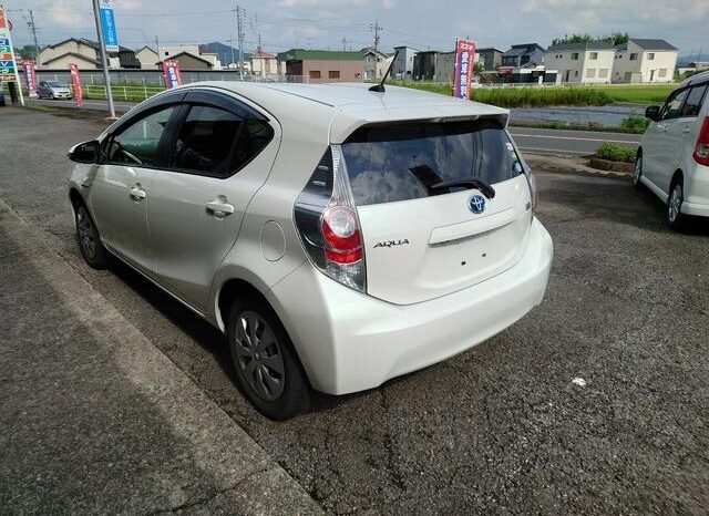 Toyota Aqua full