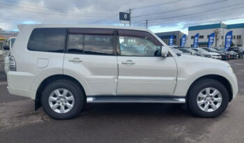 Mitsubishi Pajero (Reserved) full