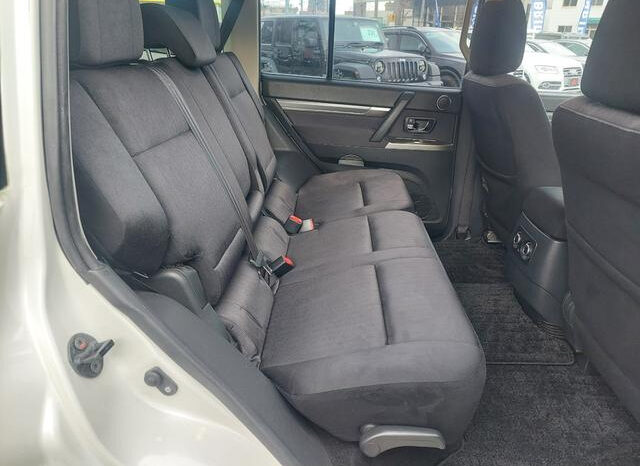 Mitsubishi Pajero (Reserved) full