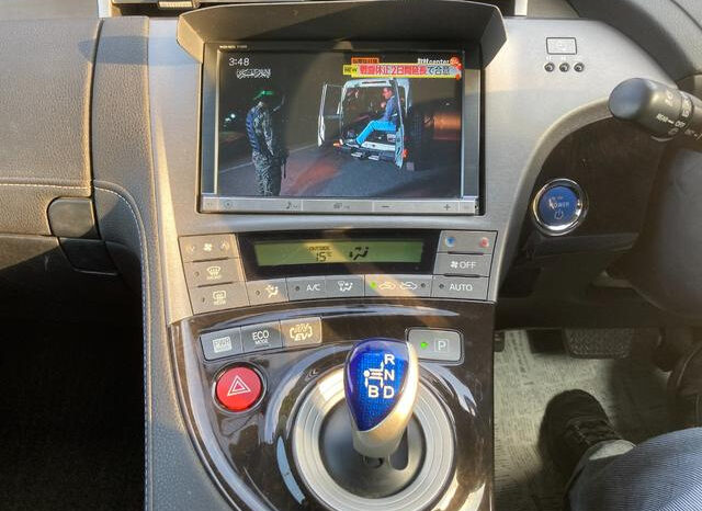 Toyota Prius PHV full