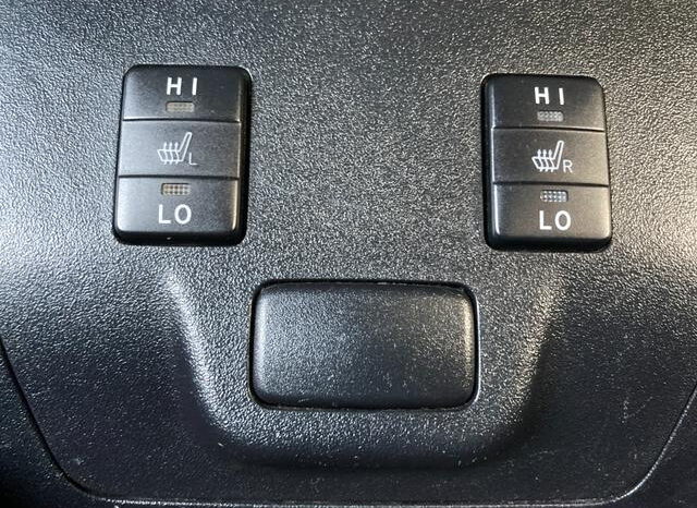 Toyota Prius PHV full