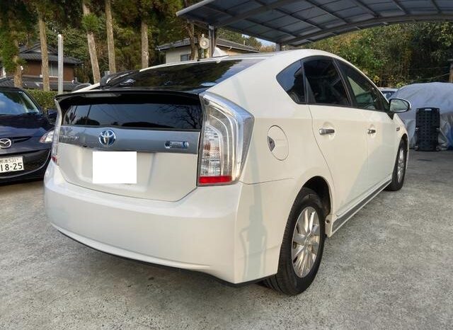 Toyota Prius PHV full