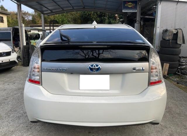 Toyota Prius PHV full