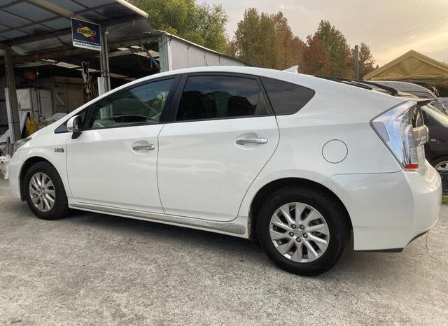 Toyota Prius PHV full