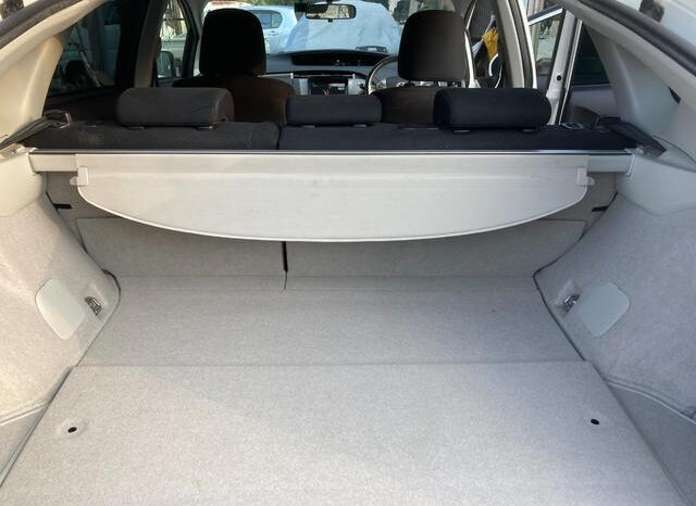 Toyota Prius PHV full