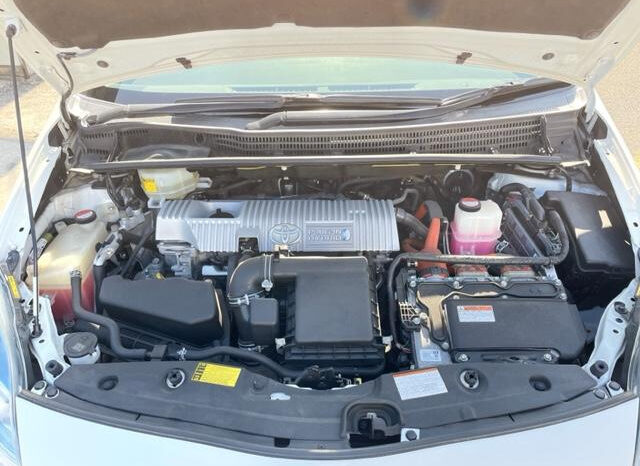 Toyota Prius PHV full