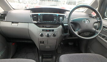 Toyota Voxy full