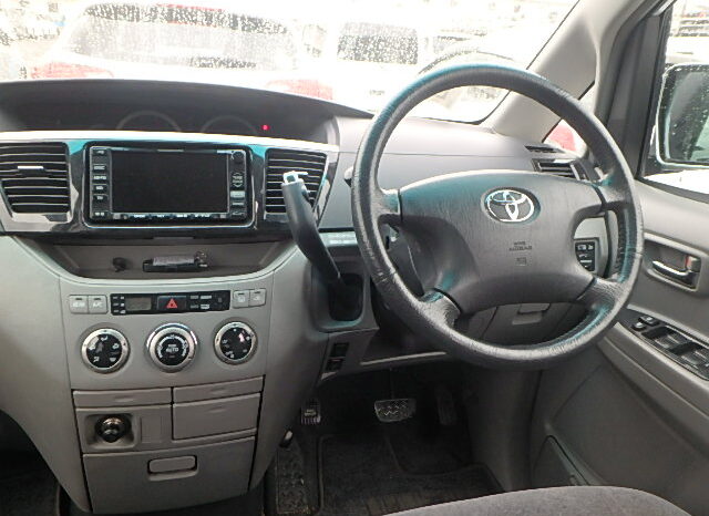 Toyota Voxy full