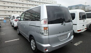 Toyota Voxy full