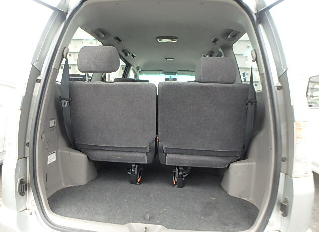 Toyota Voxy full