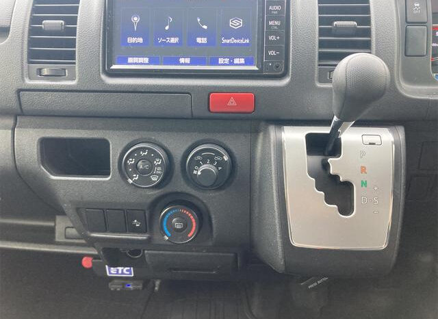 Toyota Hiace Van 2020 full